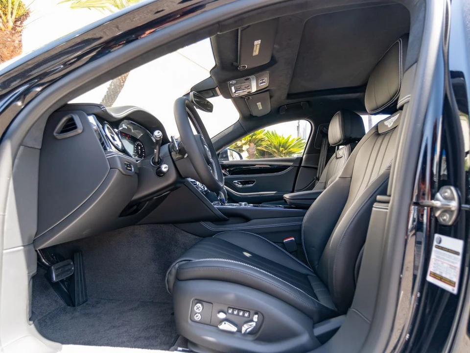 2026 Bentley Continental Flying Spur - Image 10 of 31