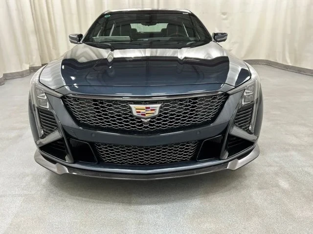 2026 Cadillac CT5-V - Image 28 of 31