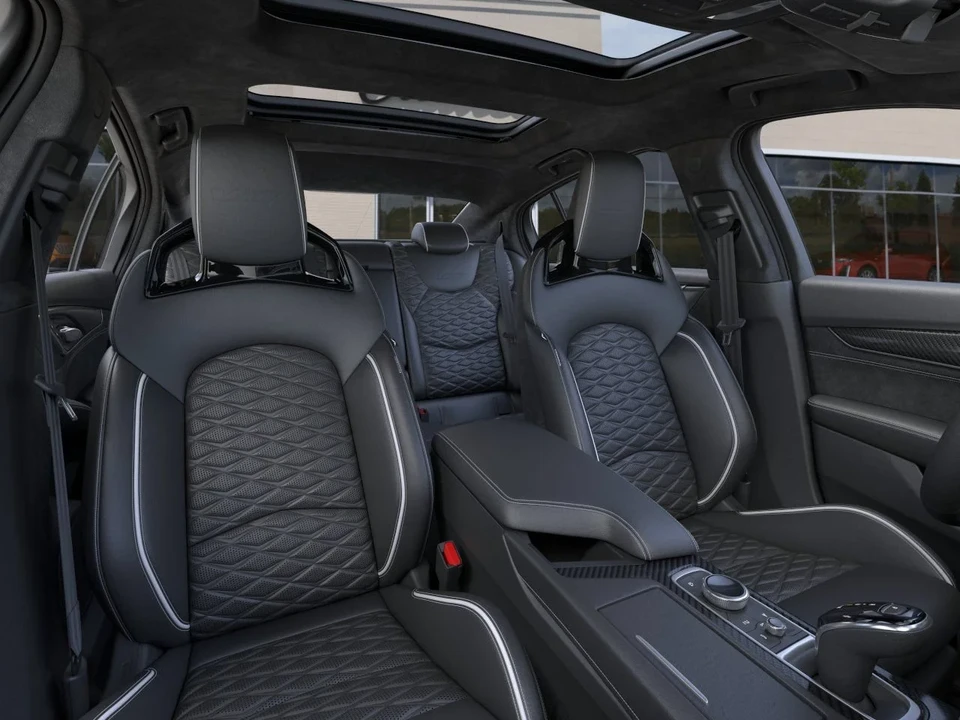 2026 Cadillac CT5-V - Image 16 of 31