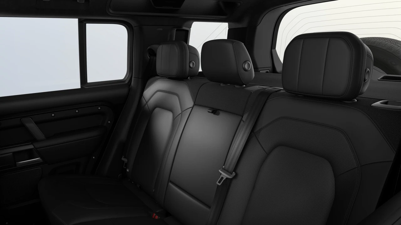 2026 Land Rover Defender Octa - Image 7 of 19