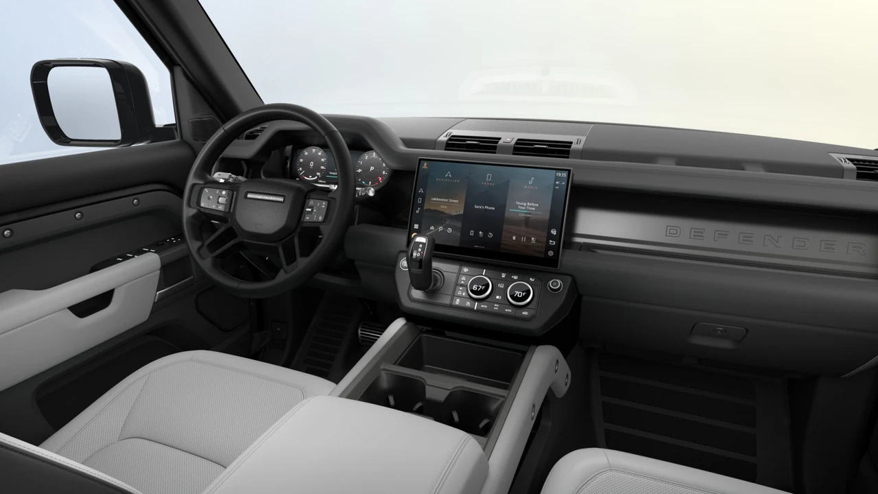 2026 Land Rover Defender Octa - Image 5 of 7