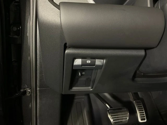 2026 Land Rover Defender L663 - Image 22 of 31