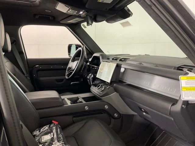 2026 Land Rover Defender L663 - Image 29 of 31