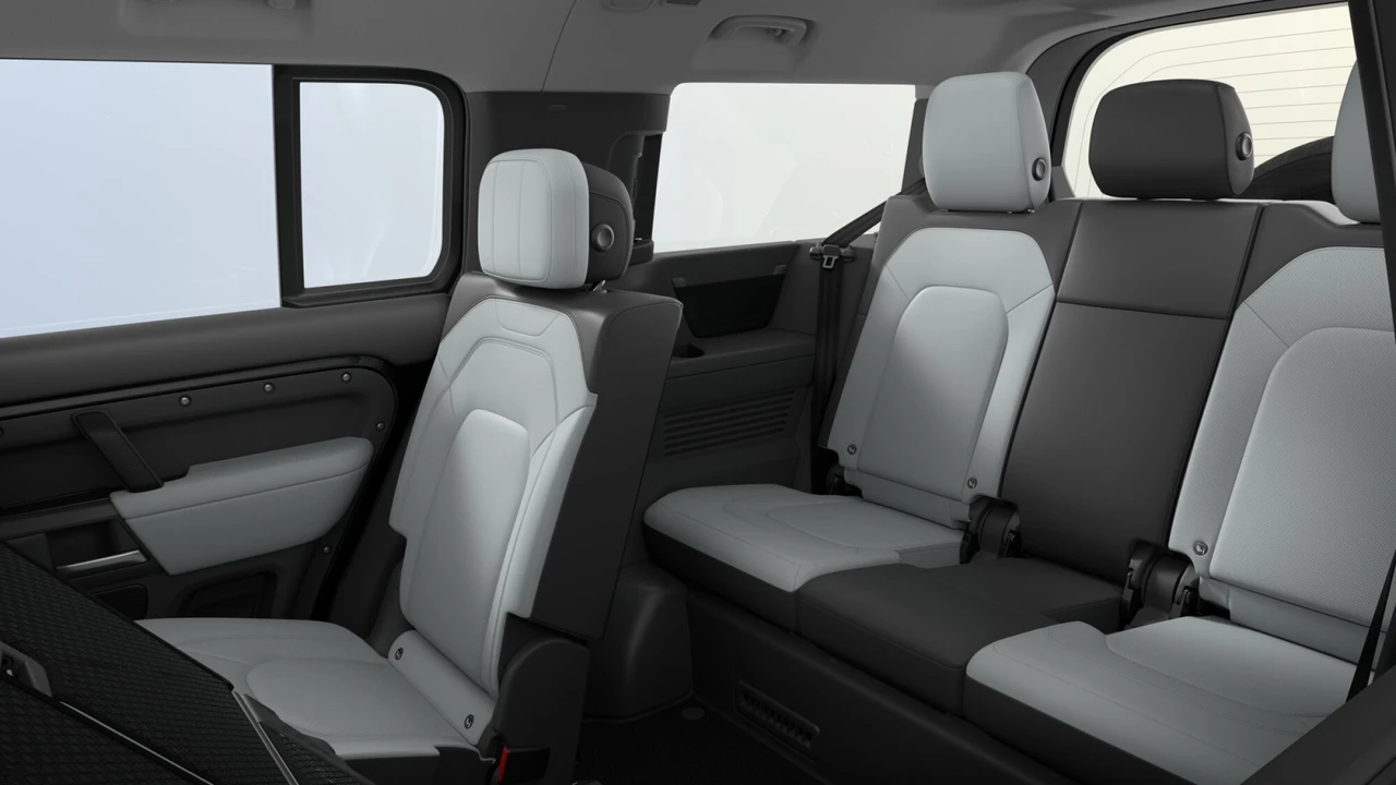 2026 Land Rover Defender 130 - Image 7 of 7