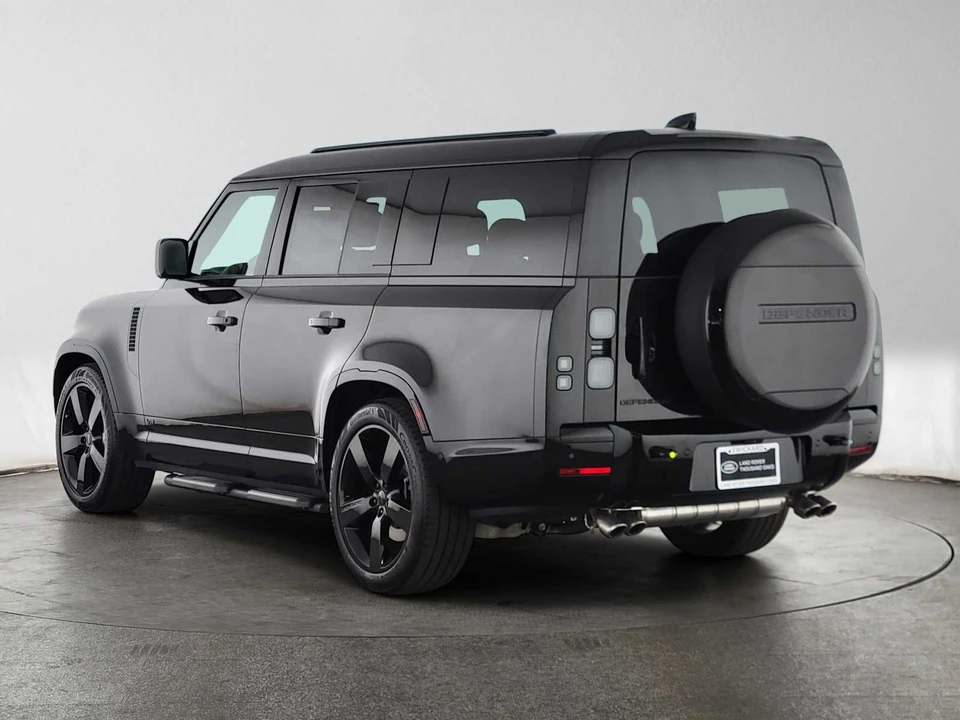 2026 Land Rover Defender V8 - Image 6 of 31