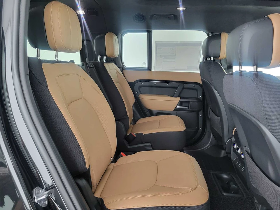 2026 Land Rover Defender V8 - Image 12 of 31
