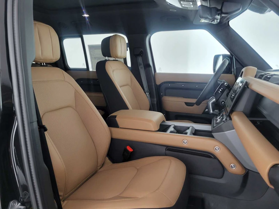 2026 Land Rover Defender V8 - Image 10 of 31