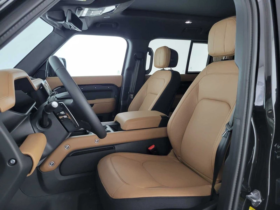 2026 Land Rover Defender V8 - Image 26 of 31