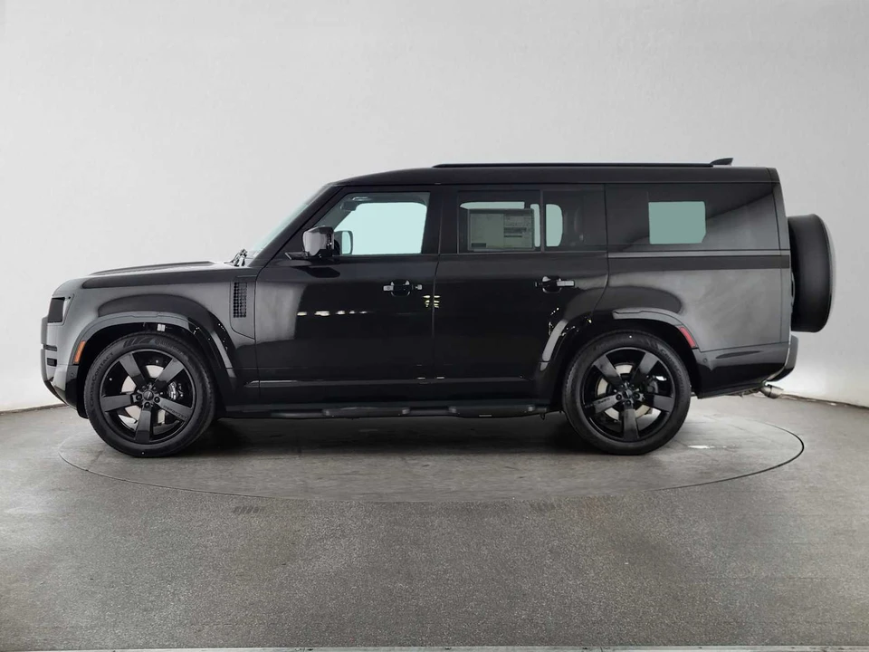 2026 Land Rover Defender V8 - Image 7 of 31