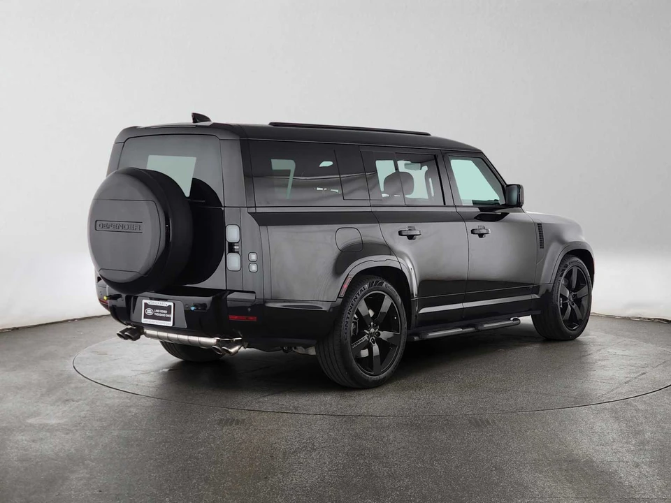 2026 Land Rover Defender V8 - Image 4 of 31