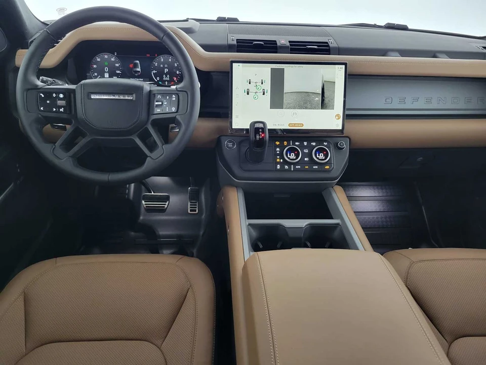 2026 Land Rover Defender V8 - Image 24 of 31