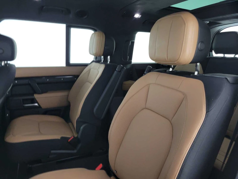 2026 Land Rover Defender V8 - Image 22 of 31