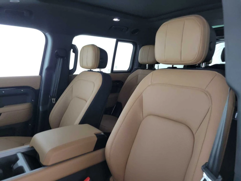 2026 Land Rover Defender V8 - Image 27 of 31