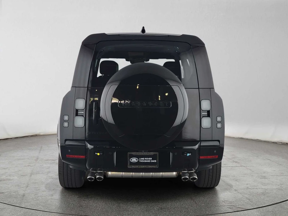 2026 Land Rover Defender V8 - Image 5 of 31