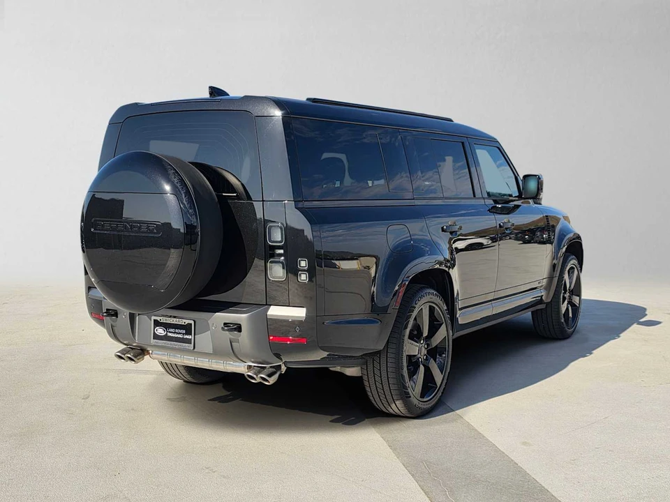 2026 Land Rover Defender V8 - Image 5 of 31