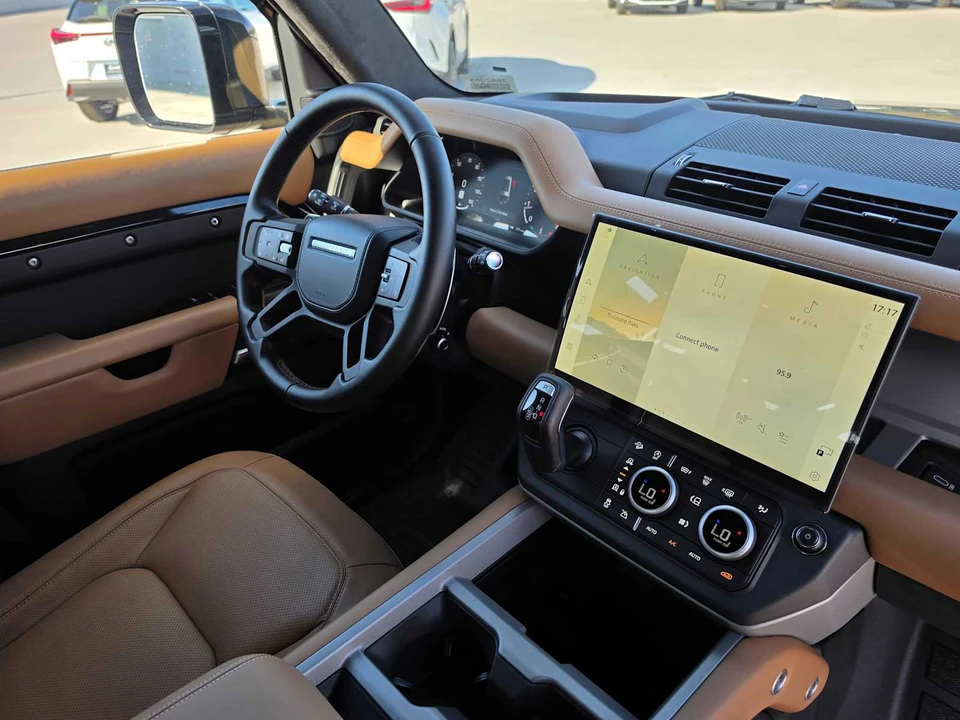 2026 Land Rover Defender V8 - Image 11 of 31