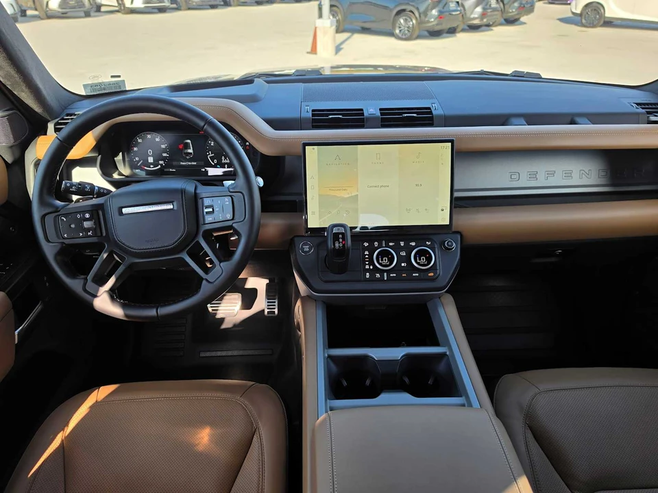 2026 Land Rover Defender V8 - Image 20 of 31