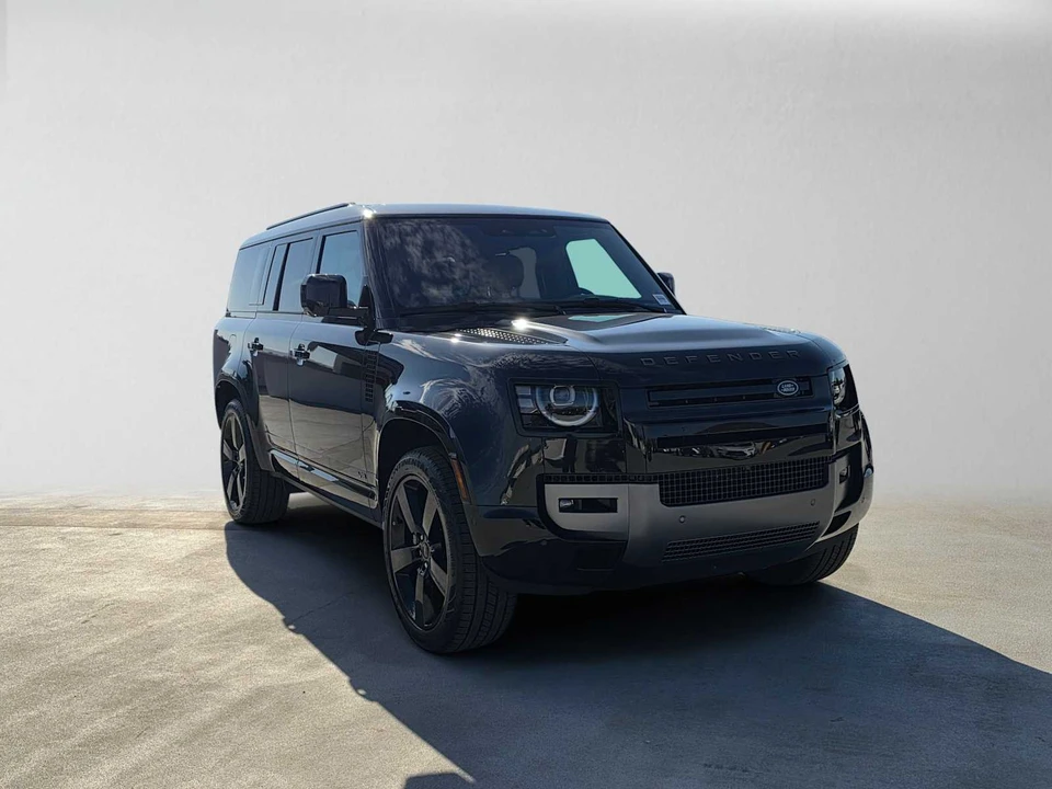 2026 Land Rover Defender V8 - Image 7 of 31