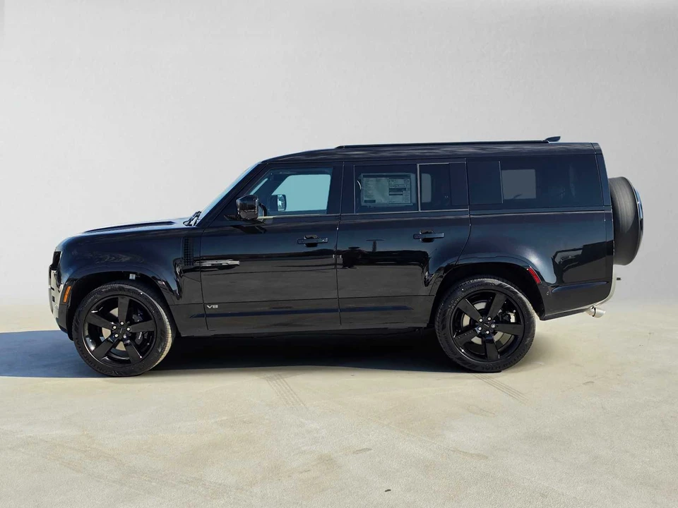 2026 Land Rover Defender V8 - Image 2 of 31