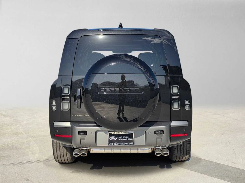 2026 Land Rover Defender V8 - Image 4 of 31