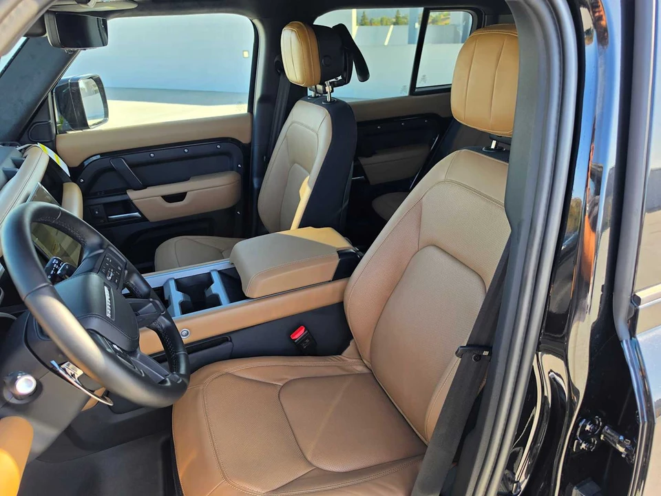2026 Land Rover Defender V8 - Image 23 of 31
