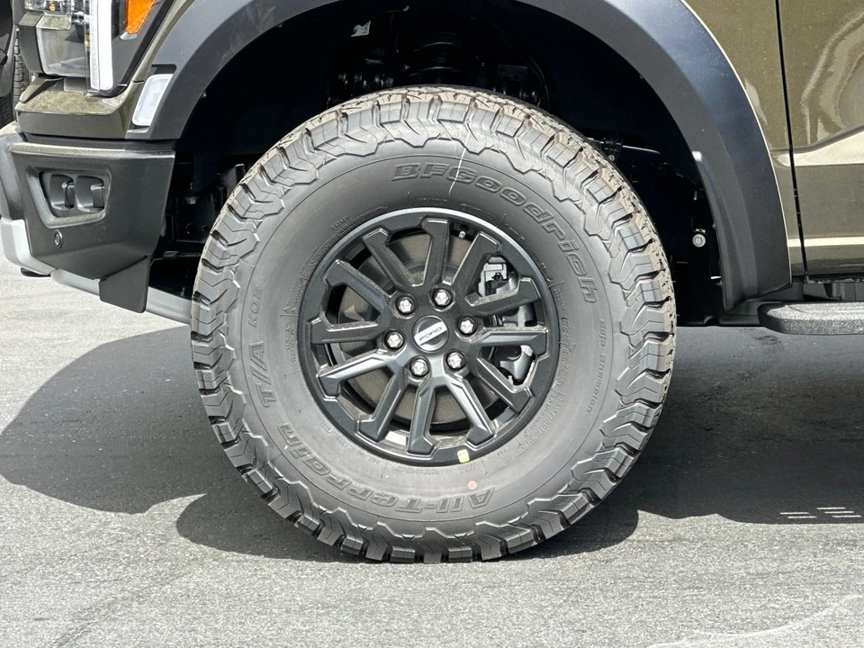 2026 Ford F-150 Raptor 14th Gen - Image 24 of 27