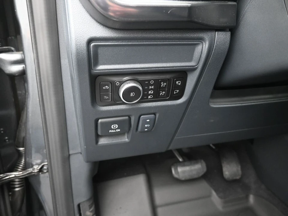 2026 Ford F-150 Raptor 14th Gen - Image 13 of 31