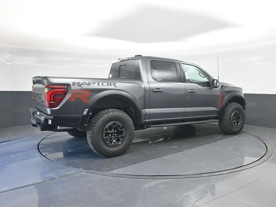 2026 Ford F-150 Raptor 14th Gen - Image 15 of 31