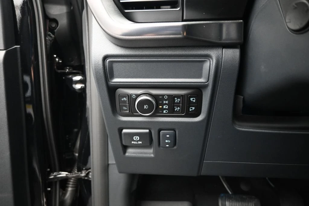 2026 Ford F-150 Raptor 14th Gen - Image 14 of 31