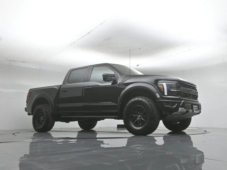 2026 Ford F-150 Raptor 14th Gen - Image 6 of 31