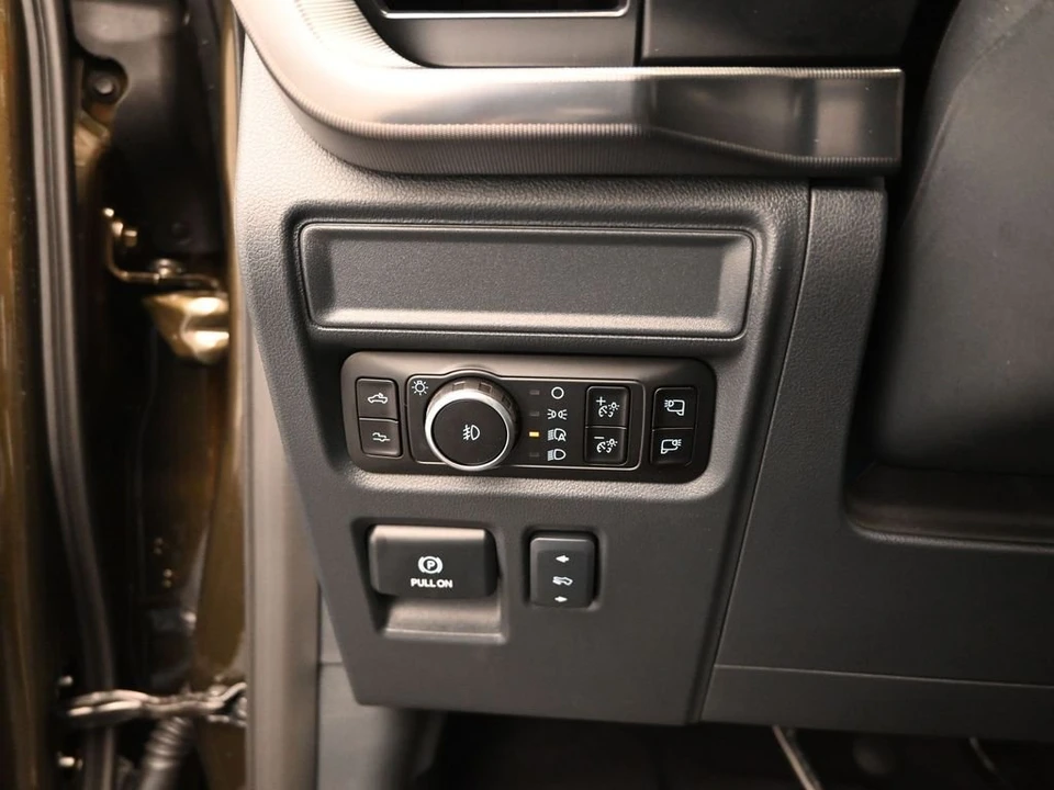 2026 Ford F-150 Raptor 14th Gen - Image 13 of 31