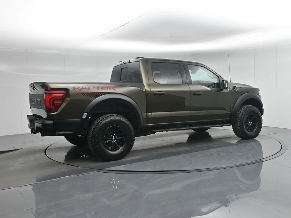 2026 Ford F-150 Raptor 14th Gen - Image 28 of 31