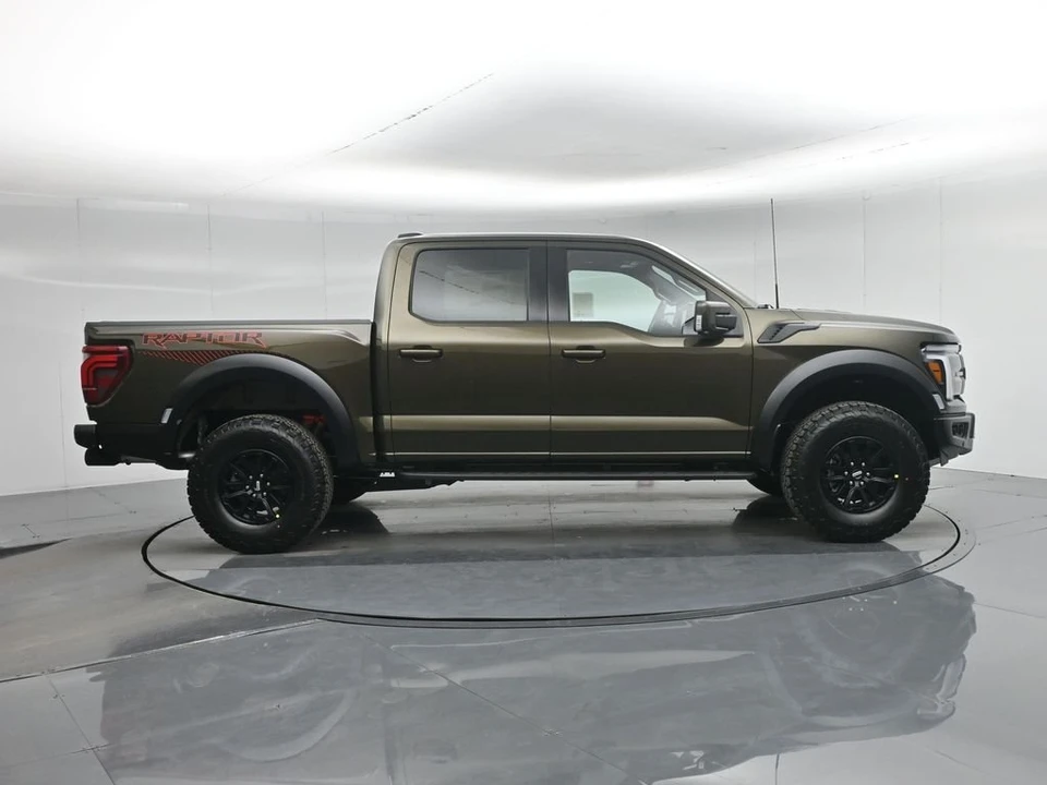 2026 Ford F-150 Raptor 14th Gen - Image 27 of 31