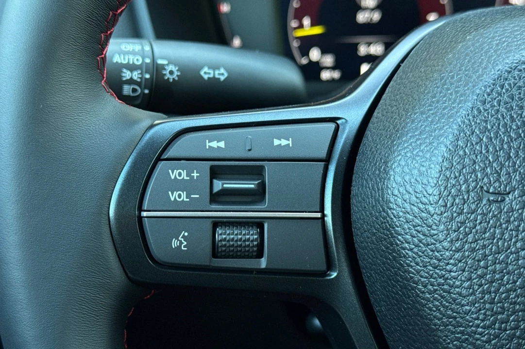 2026 Honda FL5 Civic Type R - Image 15 of 31