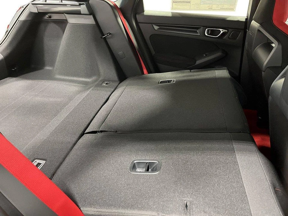 2026 Honda FL5 Civic Type R - Image 28 of 30