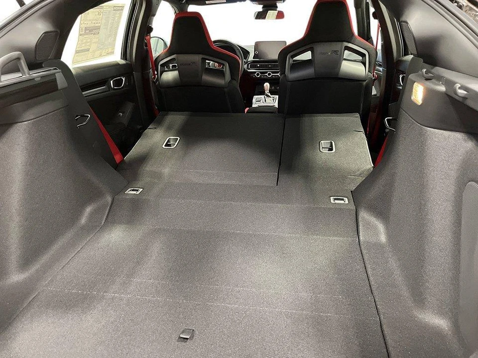 2026 Honda FL5 Civic Type R - Image 27 of 30