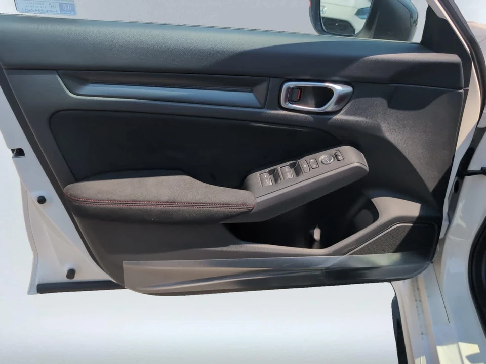 2026 Honda FL5 Civic Type R - Image 18 of 29