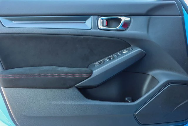 2026 Honda FL5 Civic Type R - Image 24 of 30