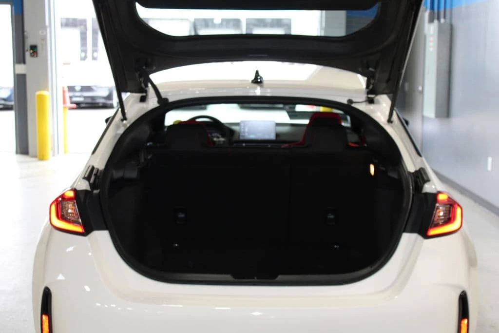 2026 Honda FL5 Civic Type R - Image 12 of 31