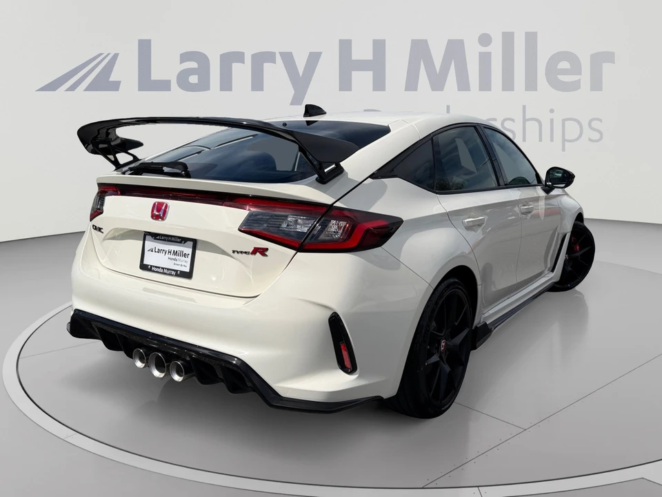 2026 Honda FL5 Civic Type R - Image 6 of 31