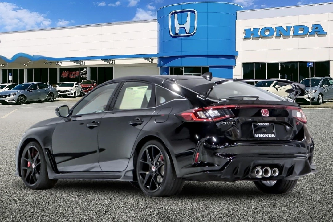 2026 Honda FL5 Civic Type R - Image 3 of 31