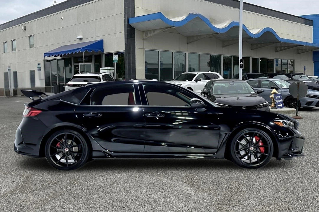 2026 Honda FL5 Civic Type R - Image 7 of 31