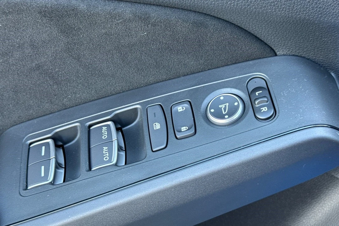 2026 Honda FL5 Civic Type R - Image 13 of 31