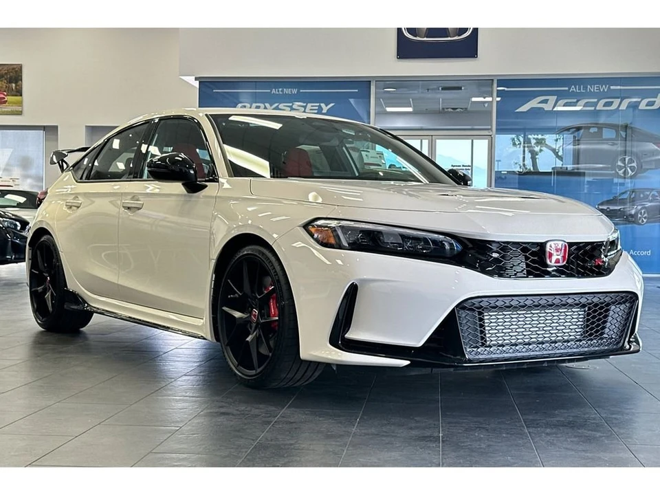 2026 Honda FL5 Civic Type R - Image 2 of 31