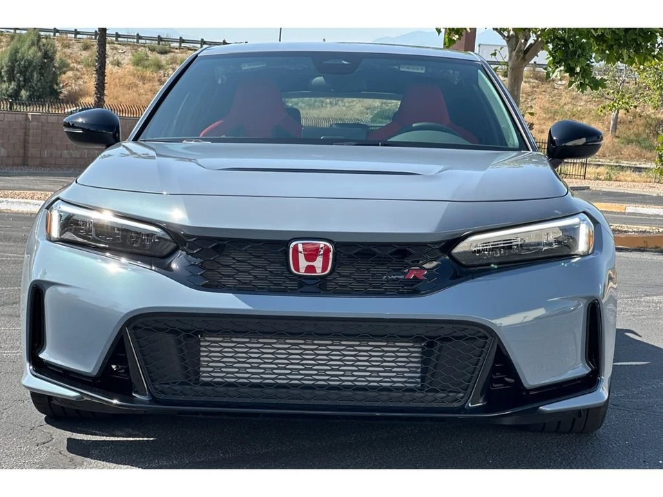 2026 Honda FL5 Civic Type R - Image 10 of 31