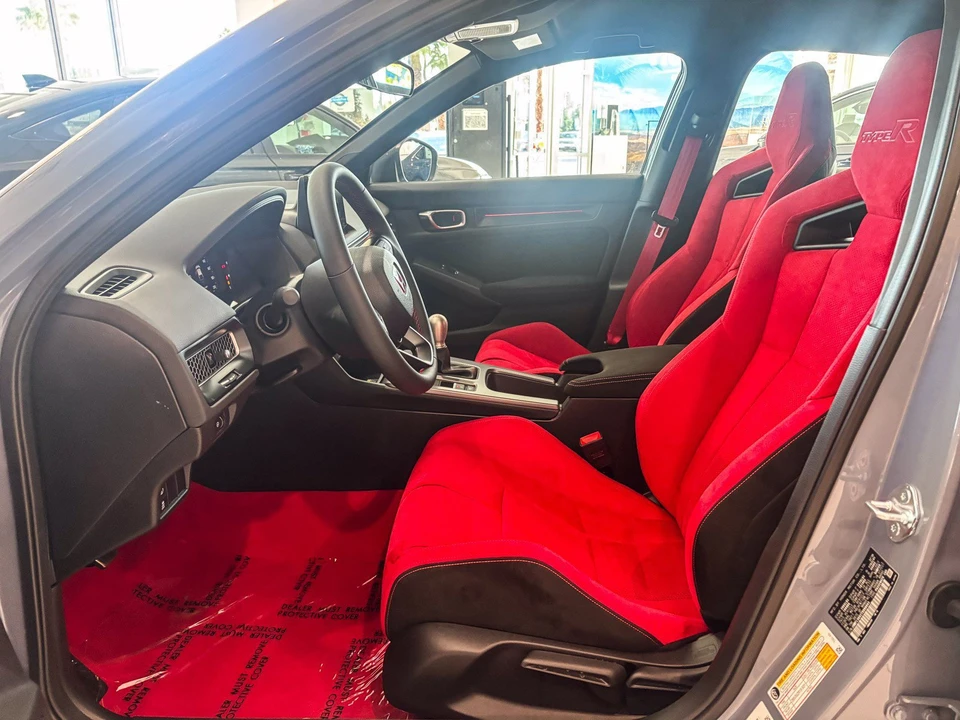 2026 Honda FL5 Civic Type R - Image 19 of 31