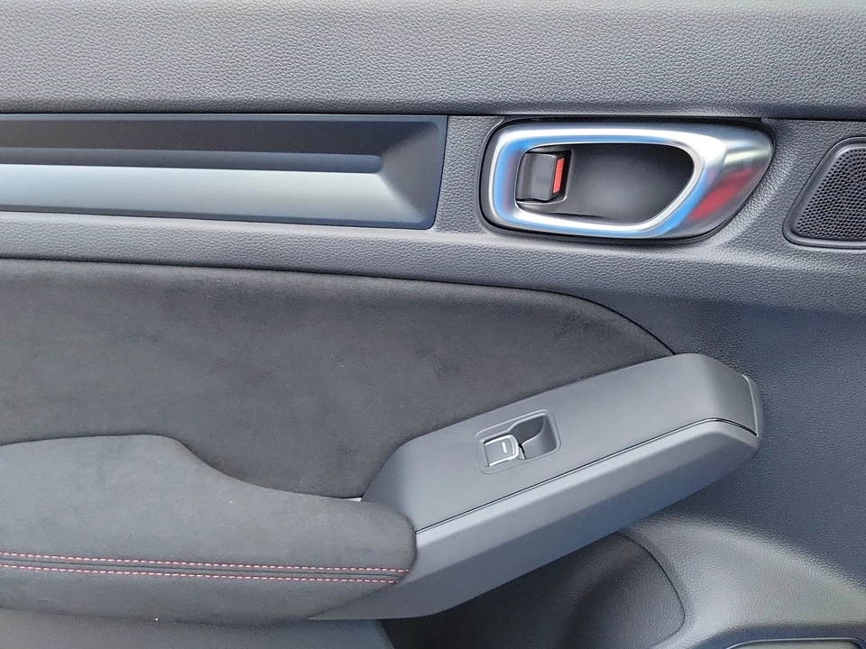2026 Honda FL5 Civic Type R - Image 14 of 31