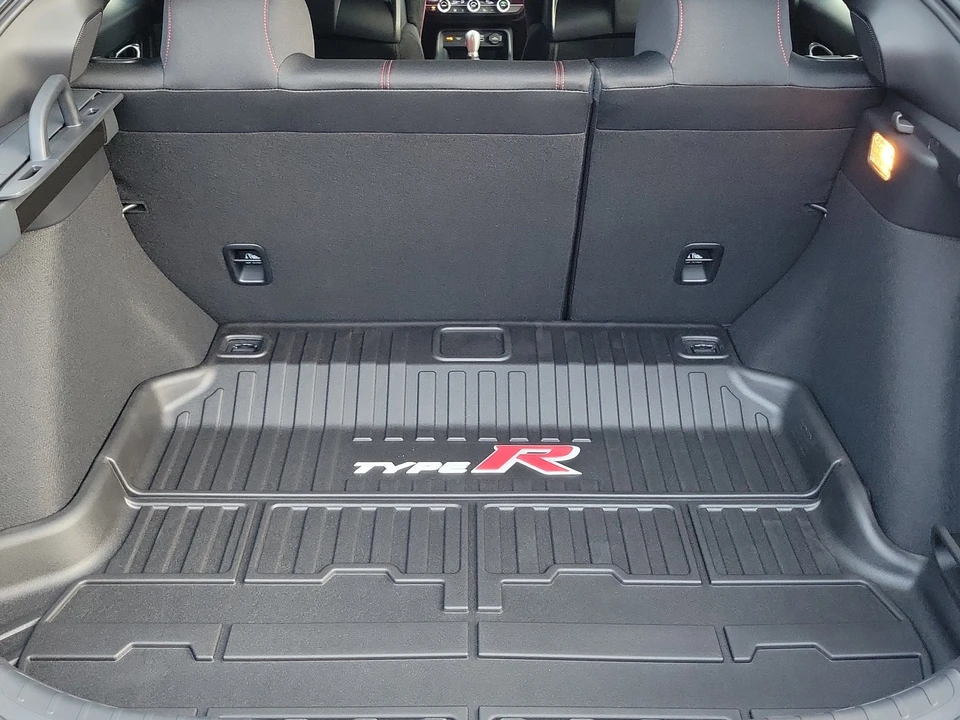 2026 Honda FL5 Civic Type R - Image 10 of 31
