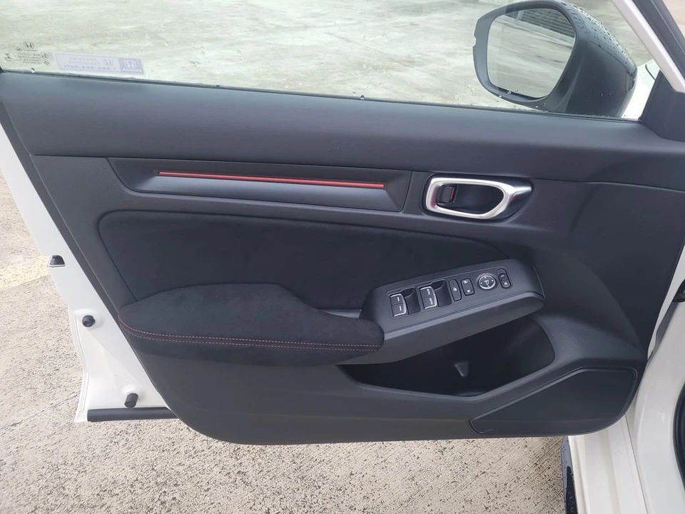 2026 Honda FL5 Civic Type R - Image 15 of 16