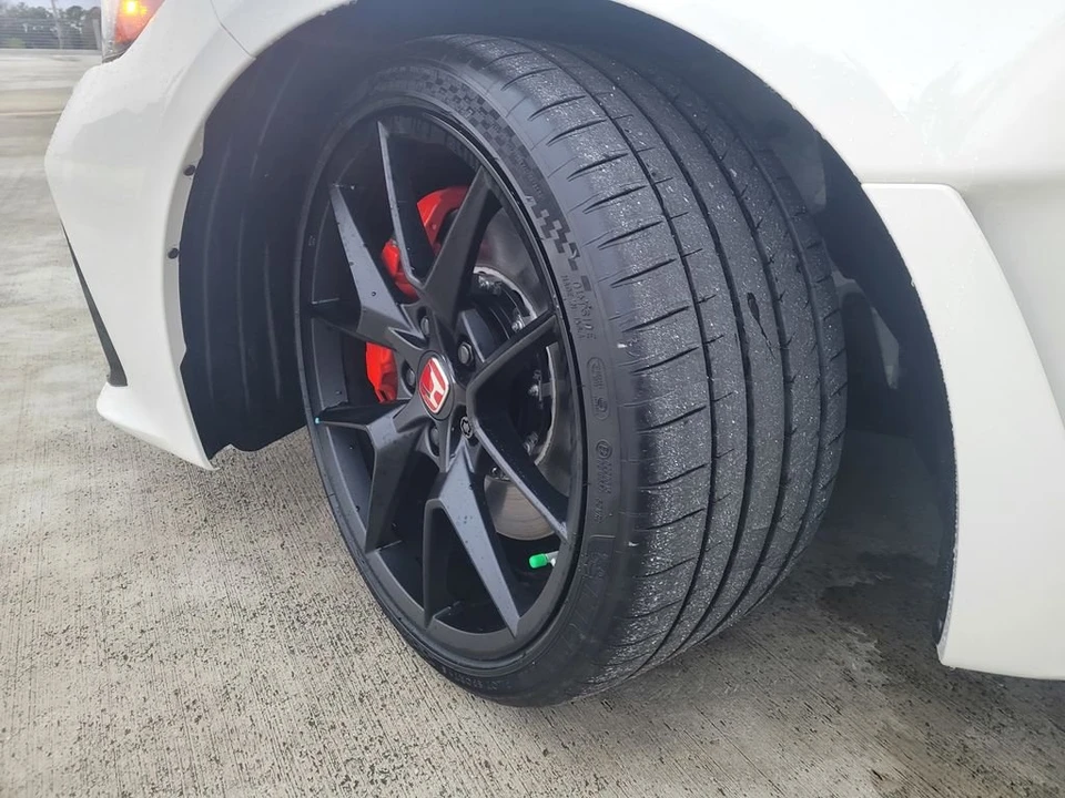 2026 Honda FL5 Civic Type R - Image 8 of 16